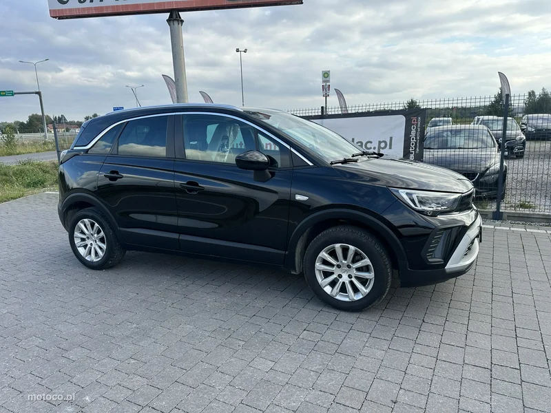 Opel Crossland I 8