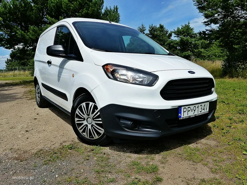 Ford Transit Courier 6