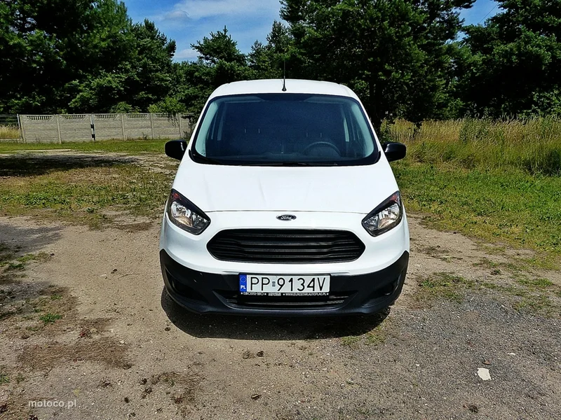 Ford Transit Courier 2