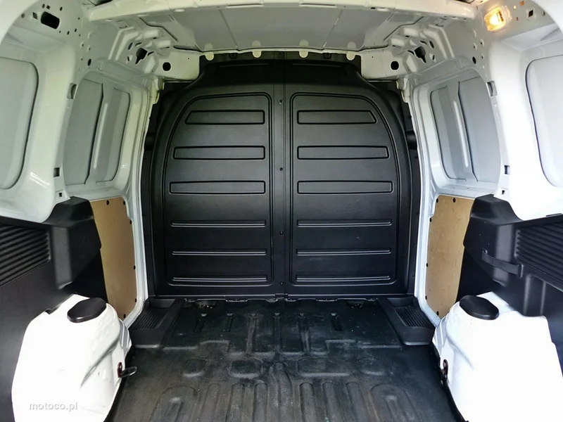 Ford Transit Courier 13