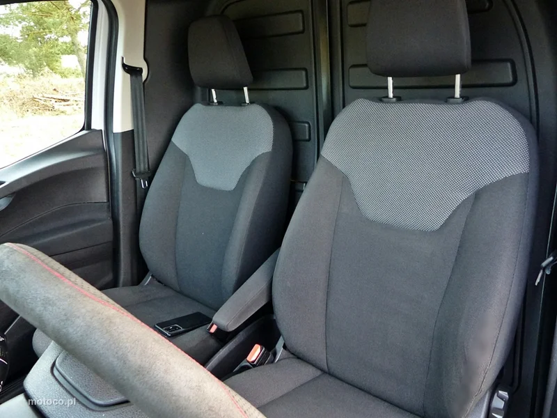 Ford Transit Courier 22