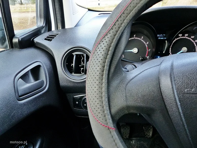 Ford Transit Courier 29
