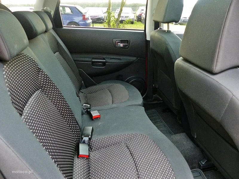 Nissan Qashqai+2 23
