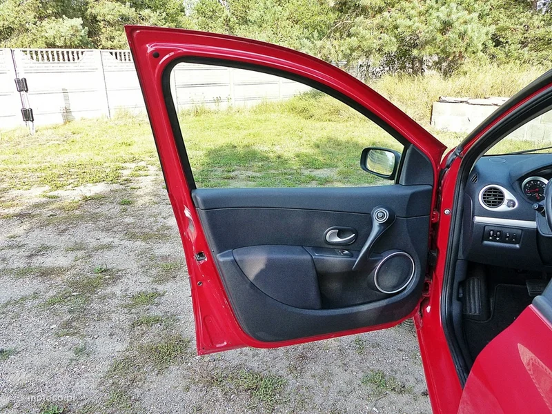 Renault Clio III 17