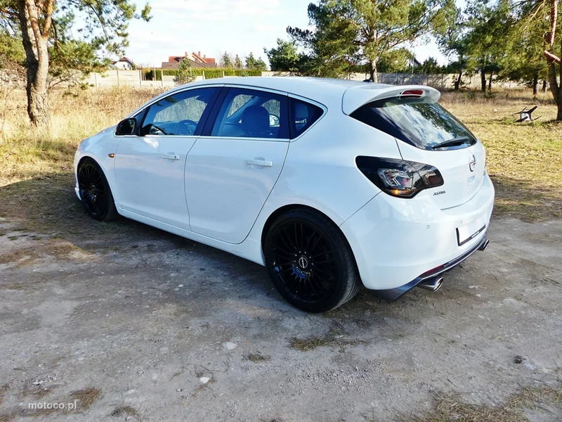 Opel Astra J 11