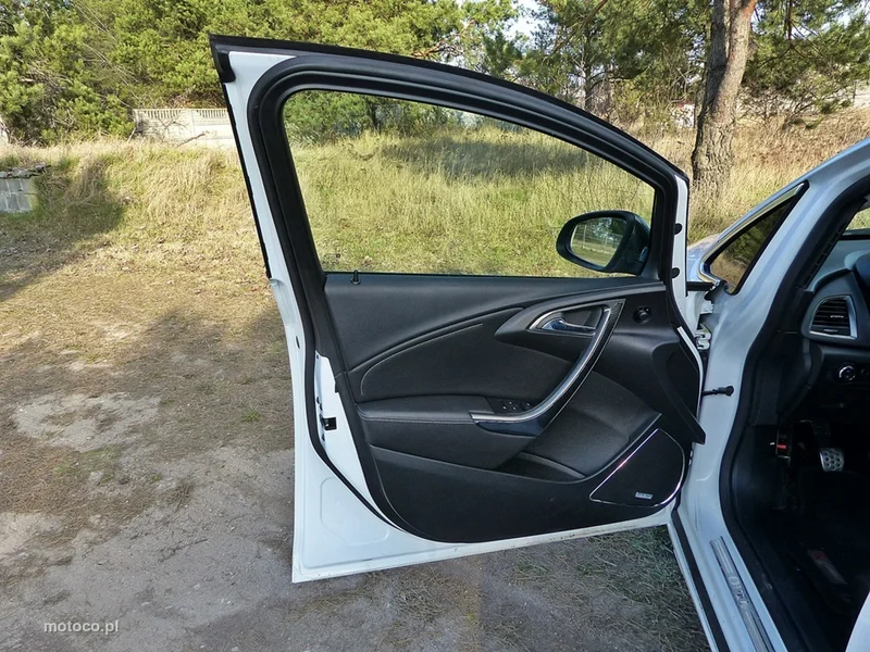 Opel Astra J 16