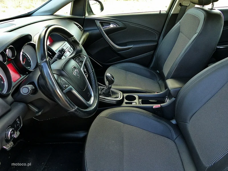 Opel Astra J 18