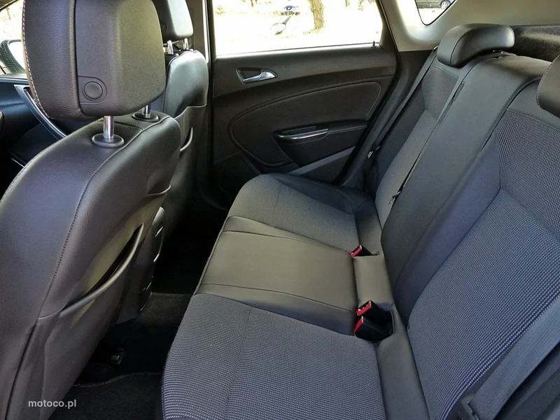 Opel Astra J 21