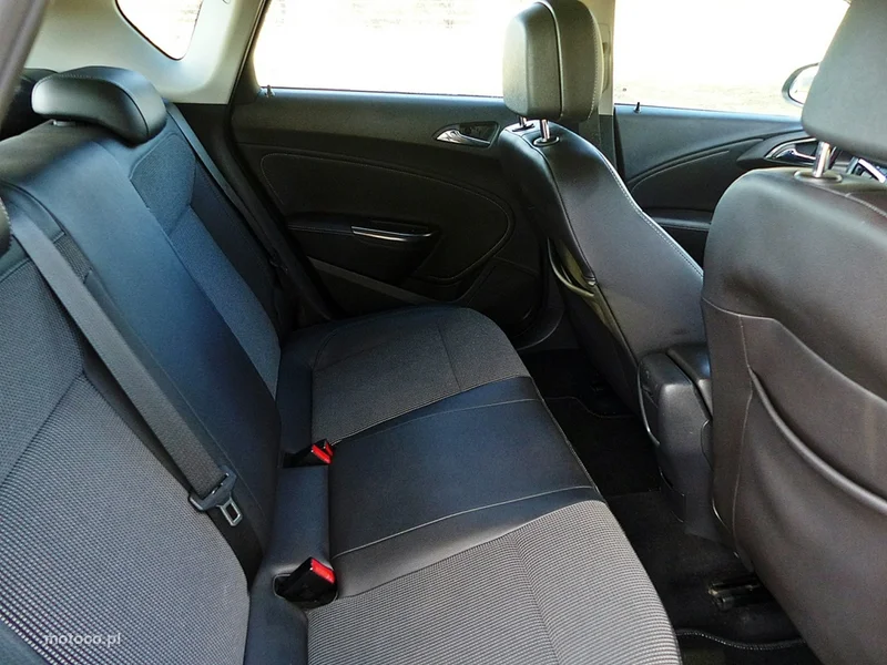 Opel Astra J 22