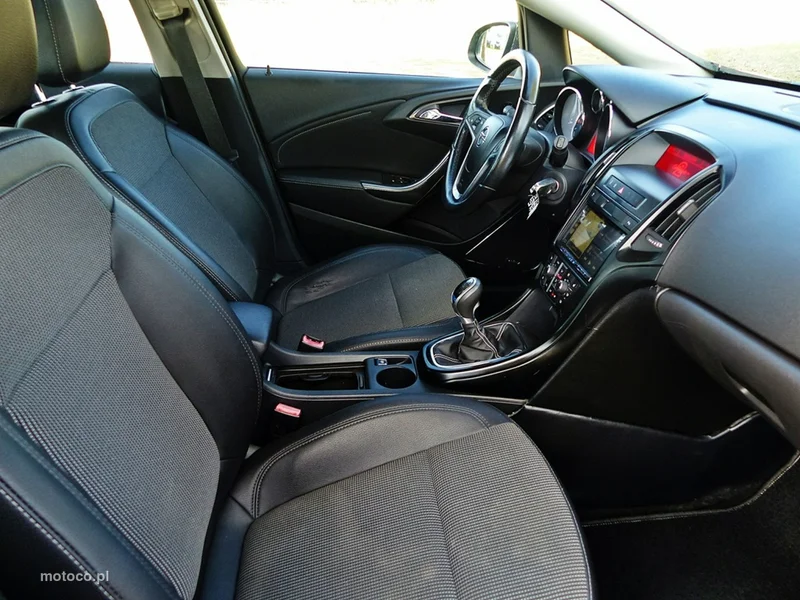 Opel Astra J 24