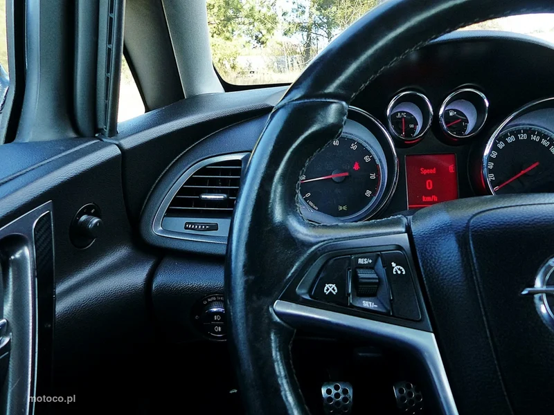 Opel Astra J 29