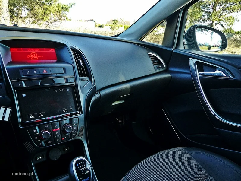 Opel Astra J 33