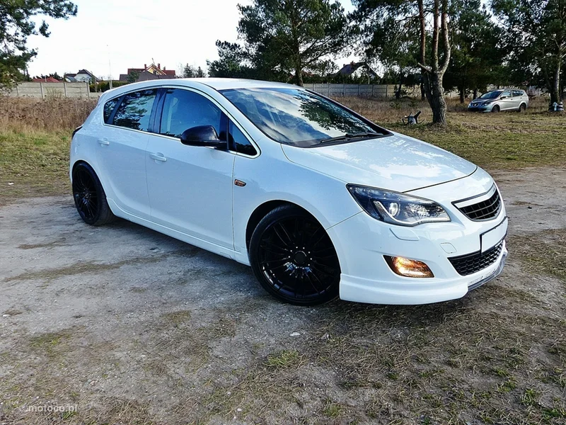 Opel Astra J 5