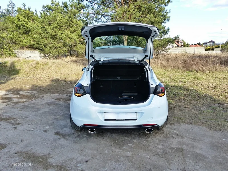 Opel Astra J 9