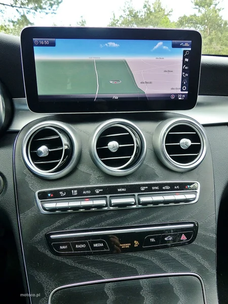 Mercedes-Benz Klasa C W205 C 220 31