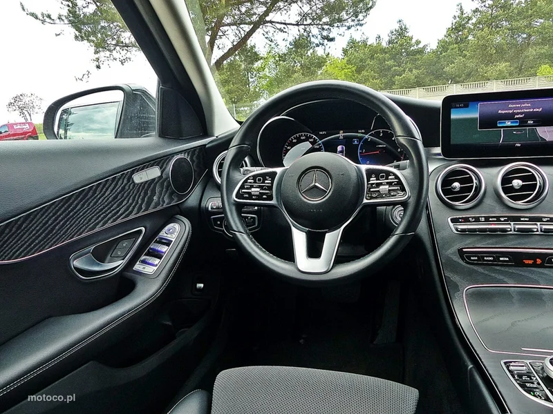 Mercedes-Benz Klasa C W205 C 220 35