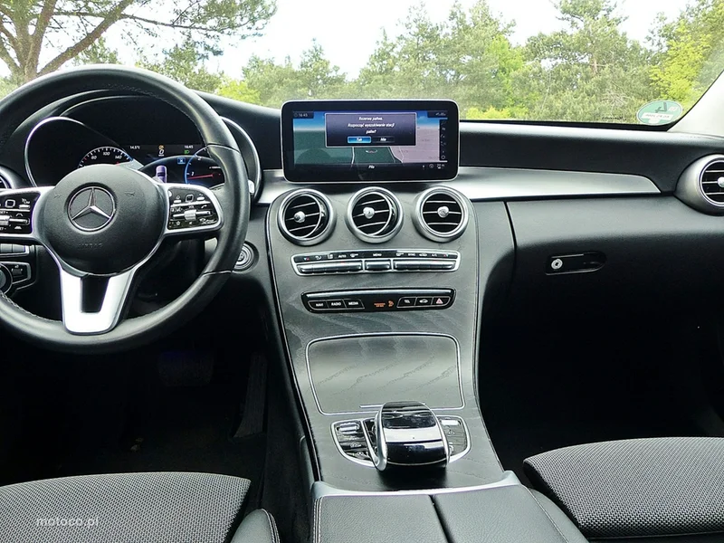 Mercedes-Benz Klasa C W205 C 220 36