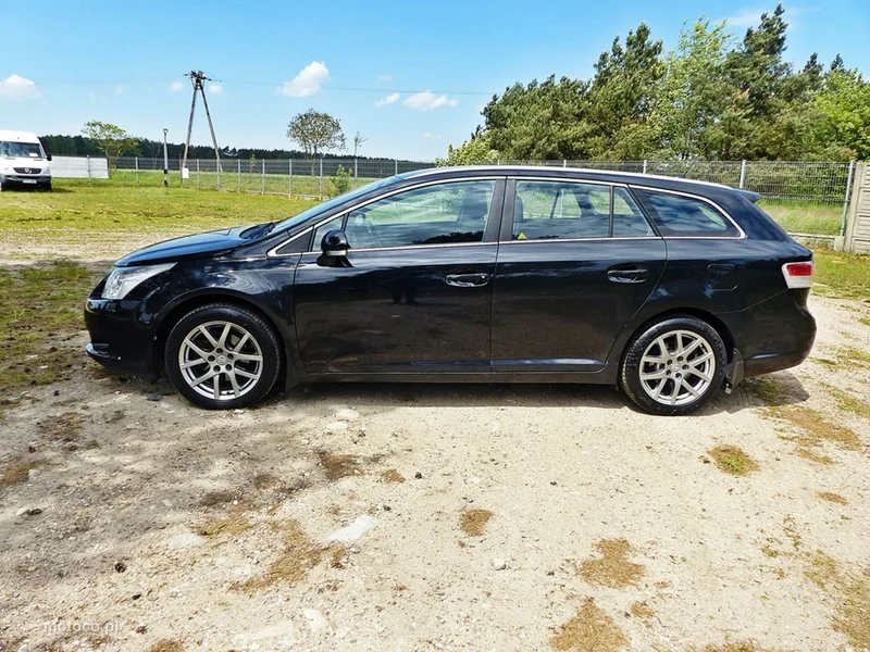 Toyota Avensis T27 13