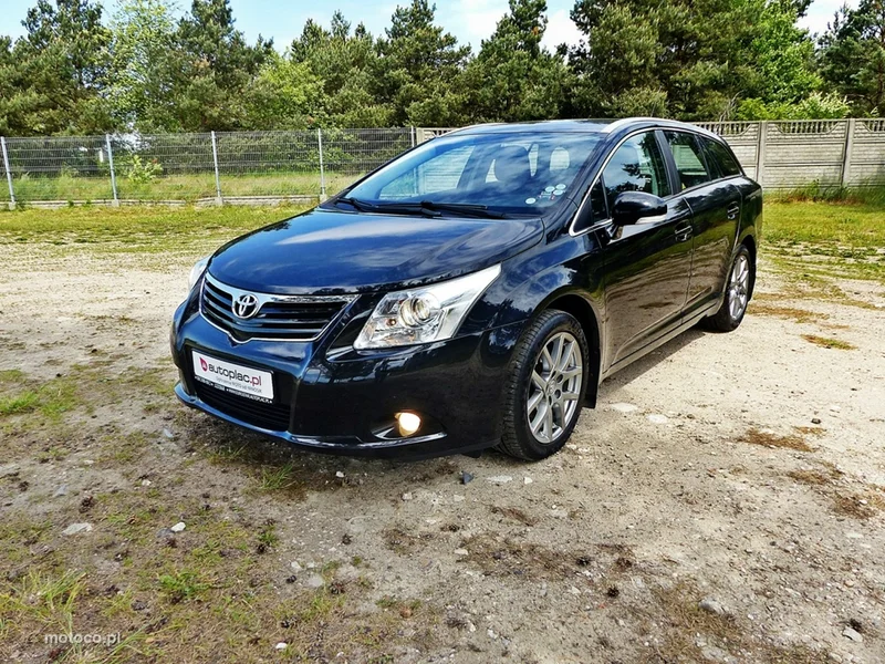 Toyota Avensis T27 14