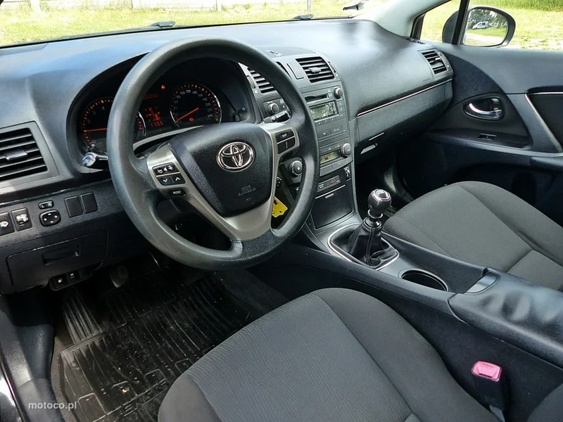 Toyota Avensis T27 18