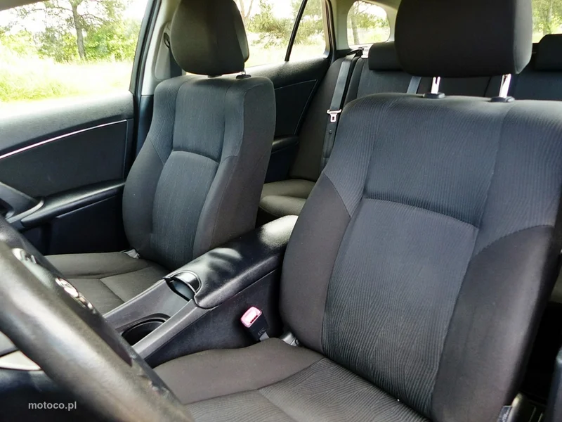 Toyota Avensis T27 20