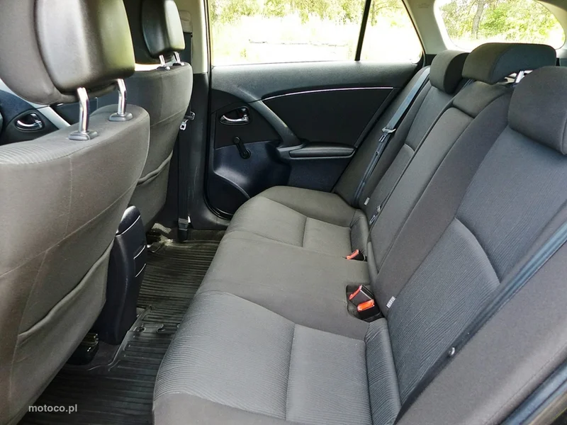 Toyota Avensis T27 22