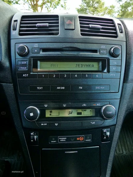 Toyota Avensis T27 31