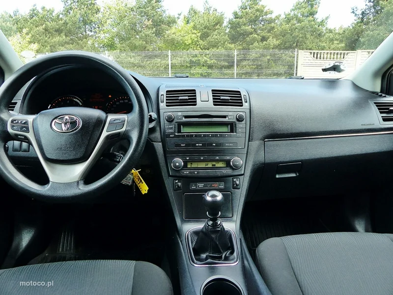 Toyota Avensis T27 36