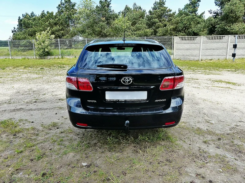 Toyota Avensis T27 8