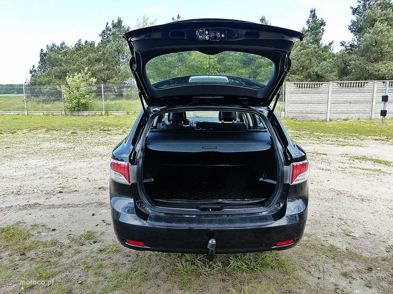 Toyota Avensis T27 9