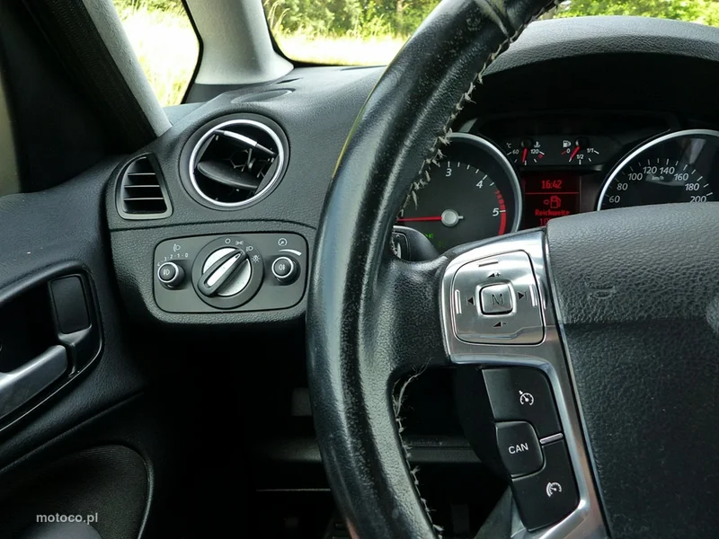 Ford Galaxy II 32