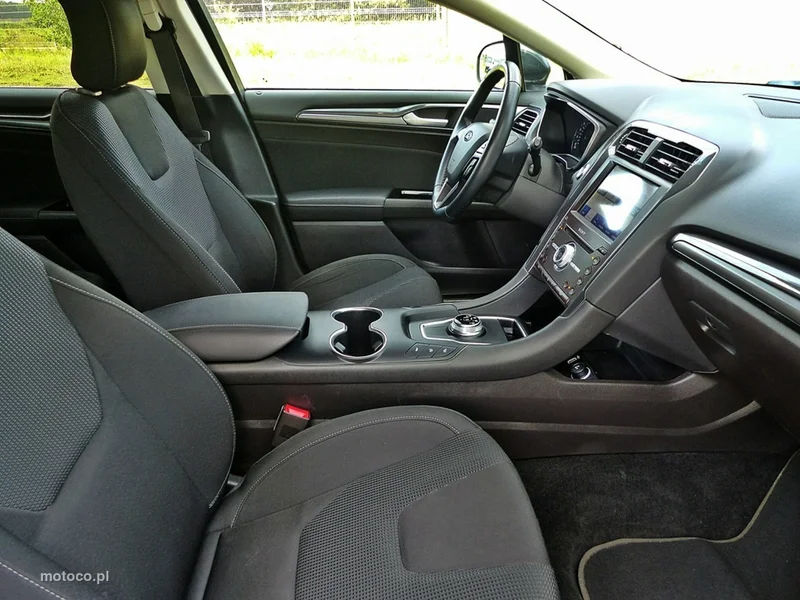 Ford Mondeo V 26