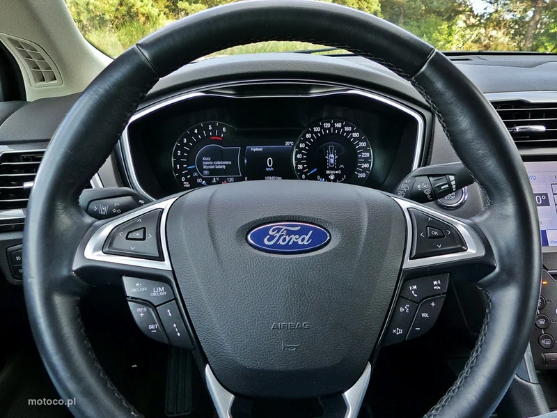 Ford Mondeo V 28