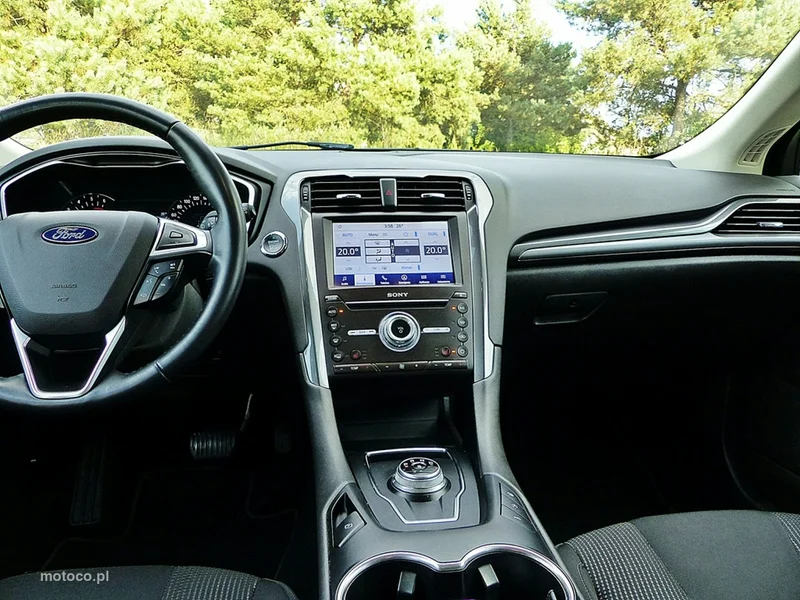 Ford Mondeo V 41