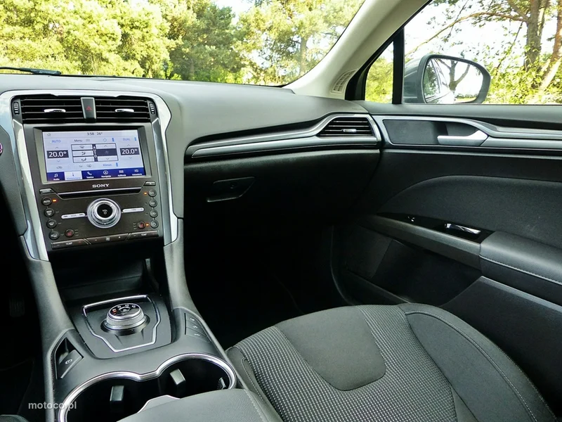 Ford Mondeo V 42