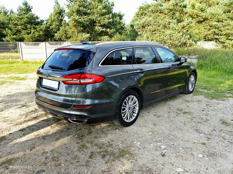 Ford Mondeo V 8