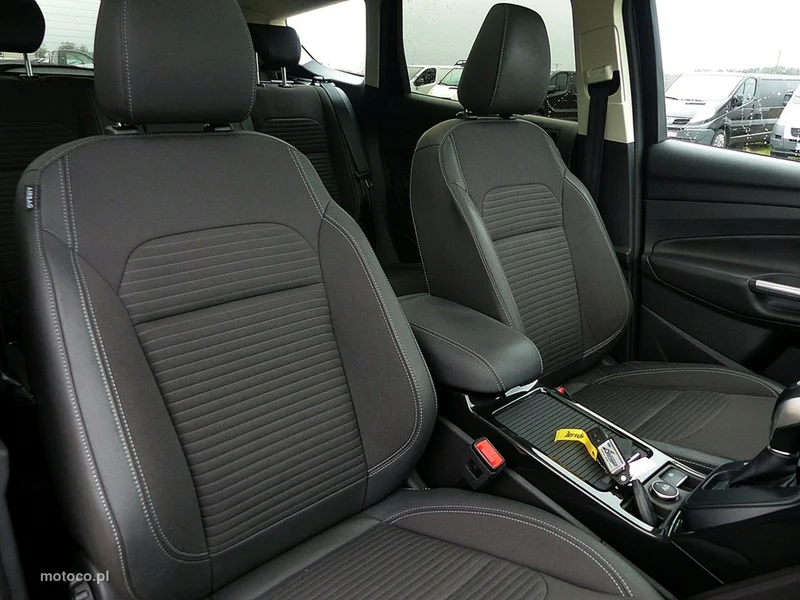 Ford Kuga II 27