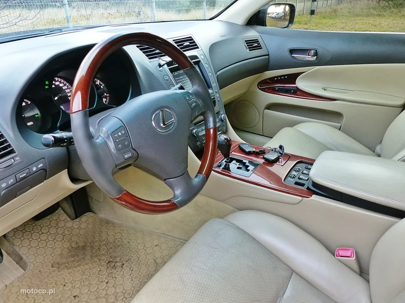 Lexus GS 18