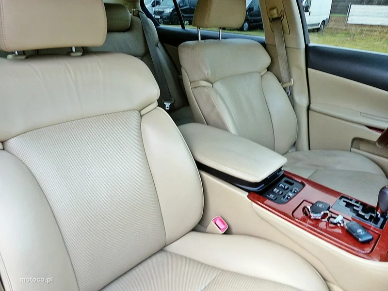 Lexus GS 26