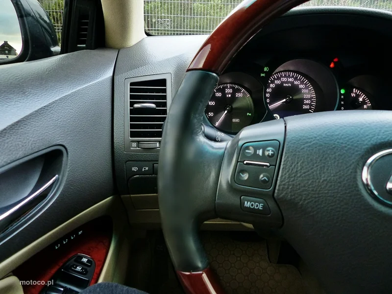 Lexus GS 30