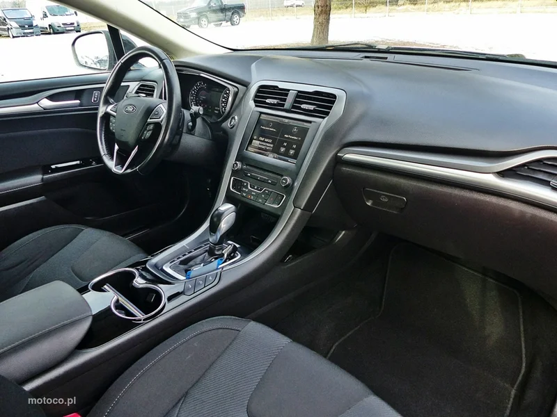 Ford Mondeo V 25