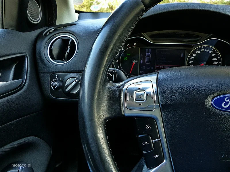 Ford Mondeo IV 31