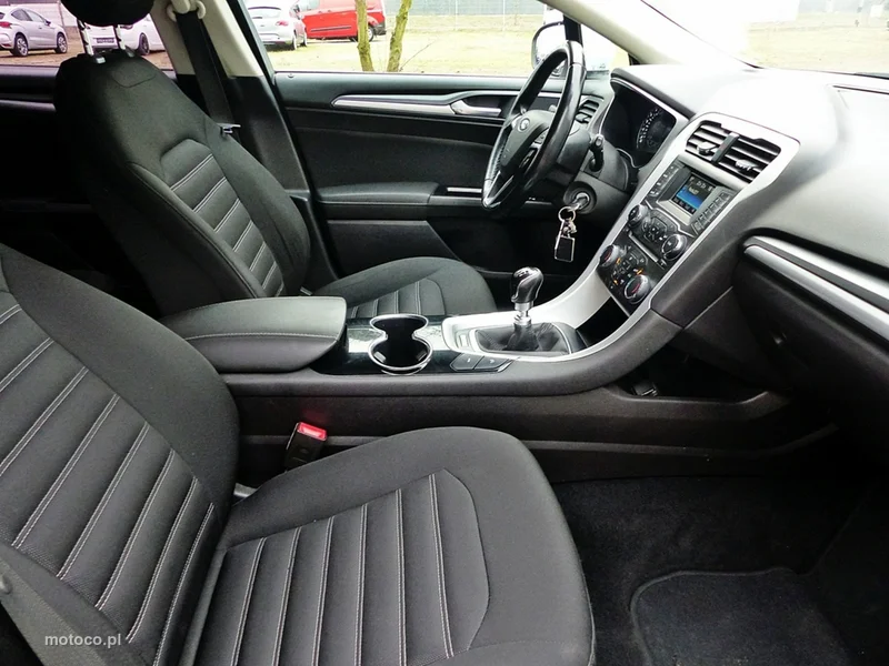 Ford Mondeo V 26
