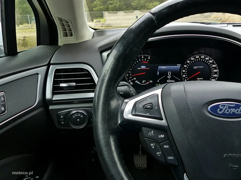 Ford Mondeo V 28