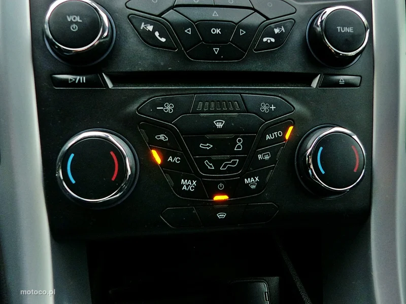 Ford Mondeo V 33