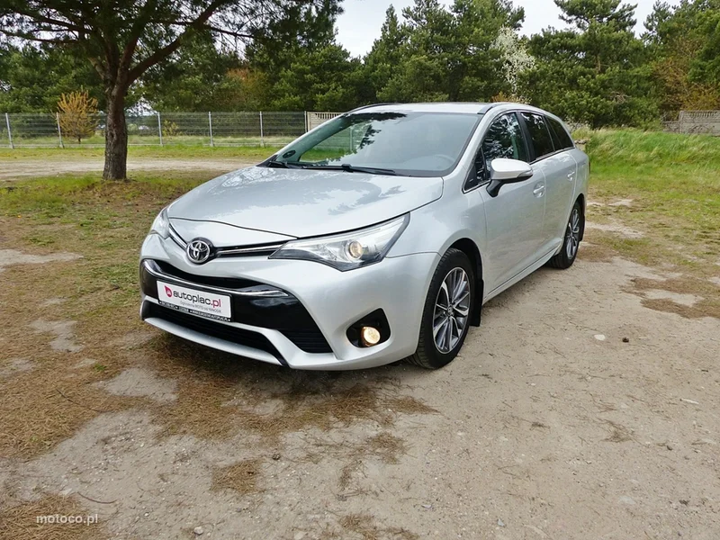 Toyota Avensis T27 14