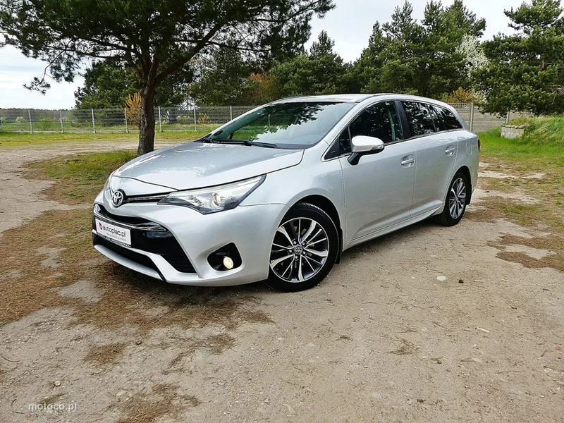 Toyota Avensis T27 16