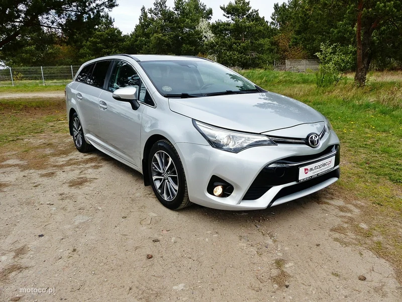 Toyota Avensis T27 3