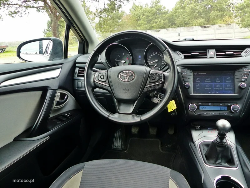 Toyota Avensis T27 35