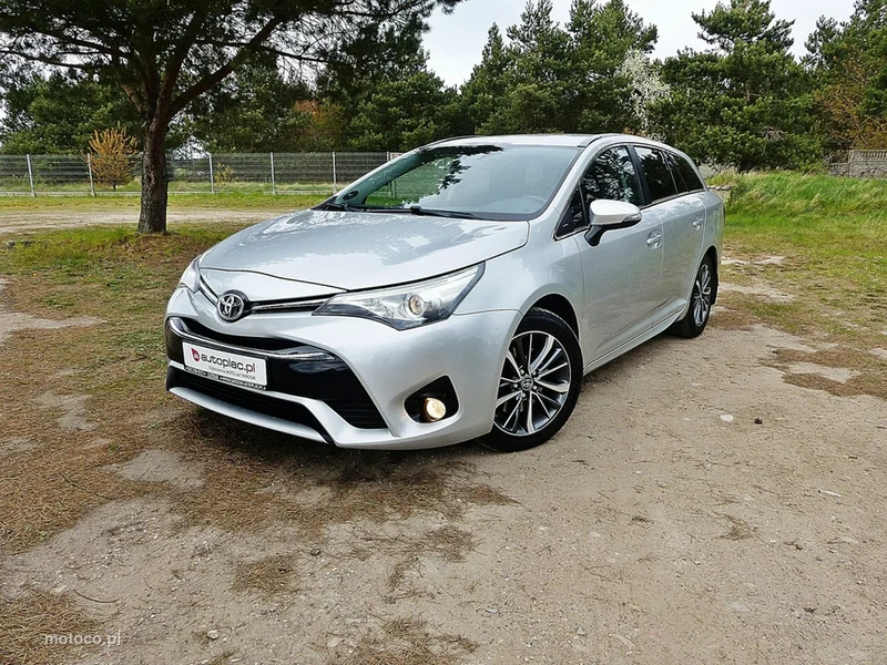 Toyota Avensis T27 40
